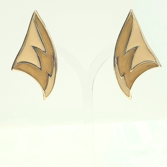 Pretty Vintage Enamel Retro Yellow/Beige/Tan Fun Post Earrings - Picture 2 of 8